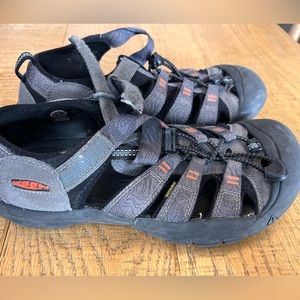 Boy’s Keen sandals
